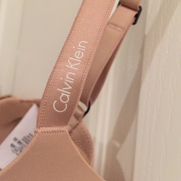 Calvin Klein Women’s Padded Underwire Bra - Picture 3 of 7